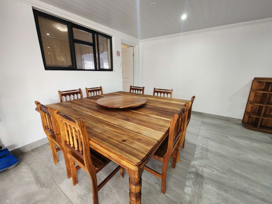 5 Bedroom Property for Sale in Fraaiuitsig Western Cape